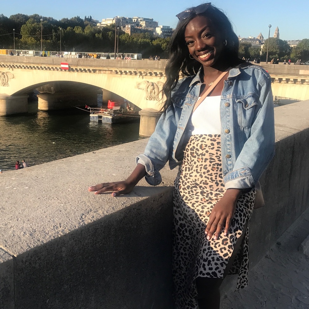 Meet your Posher, Adjoa